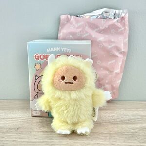 Smoko Hank Yeti Goes Pastel Plush Pendant - Yellow